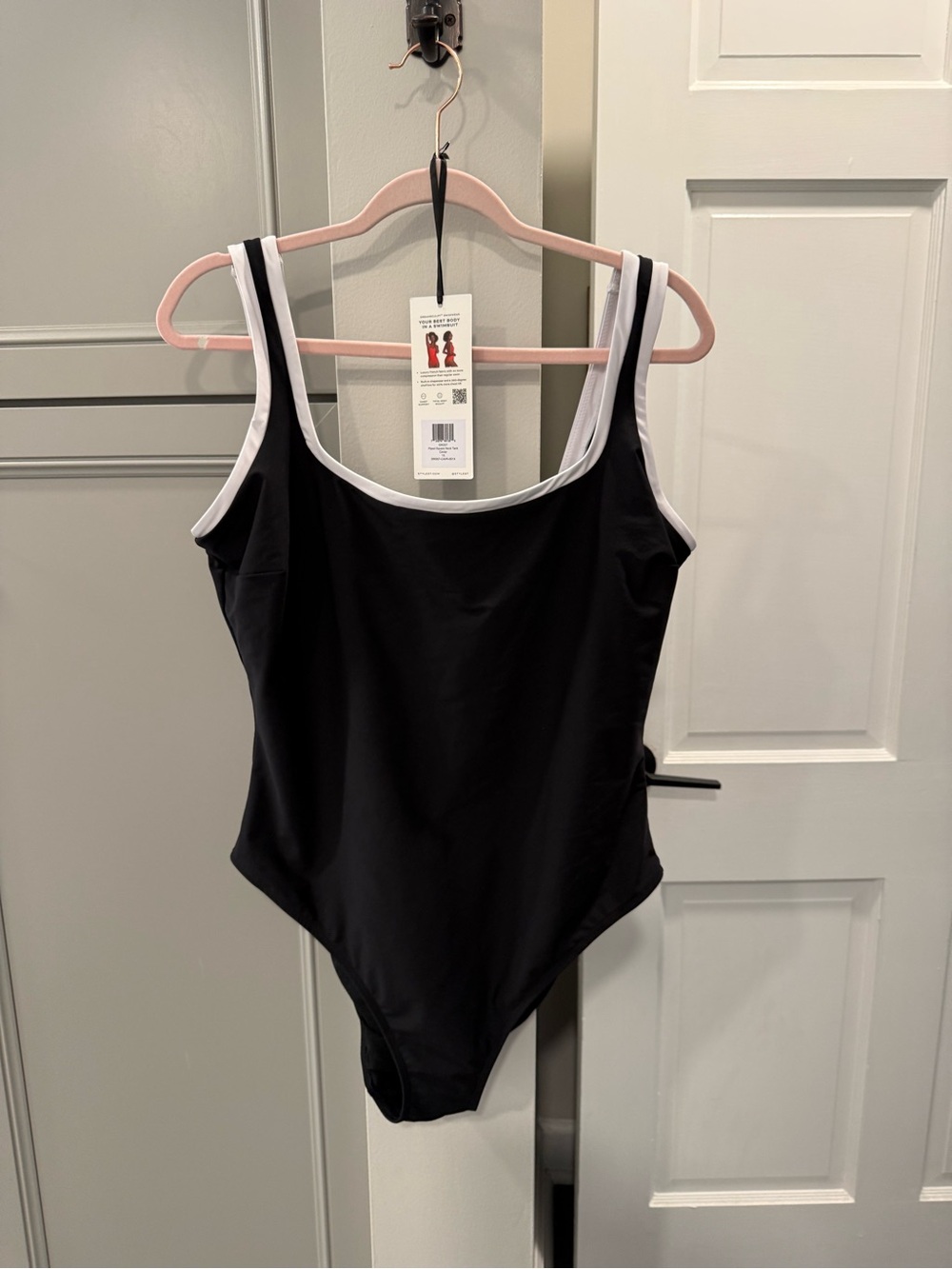 Stylest Piped Sqare Neck Tank